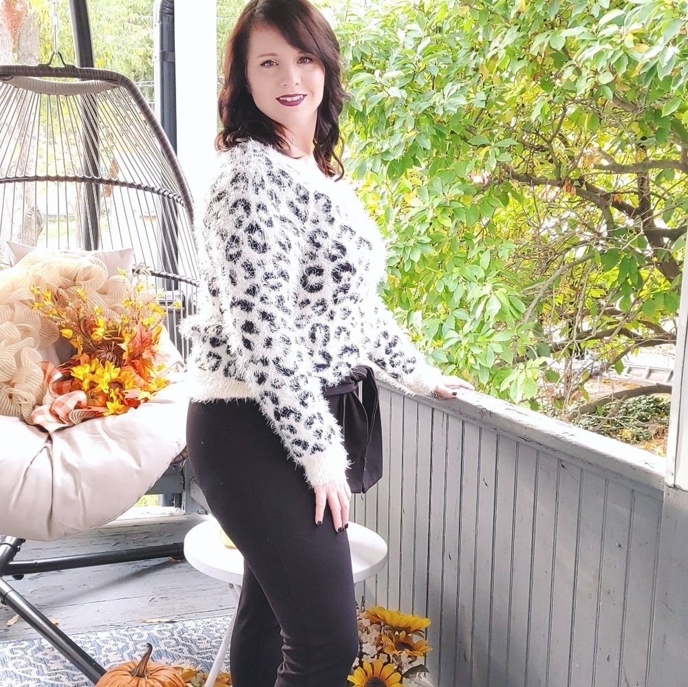 Mudd Leopard Eyelash Knit Sweater XS Oversized Cozy Soft Animal Print Pullover - Picture 3 of 11